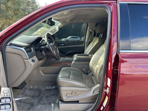 Used 2020 Chevrolet Suburban Premier image 15