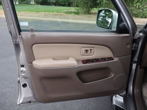 Used 2002 Toyota 4Runner Limited AWD/4WD image 23