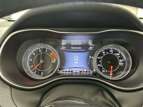 Used 2019 Jeep Cherokee Trailhawk w/ Cold Weather Group AWD/4WD image 11