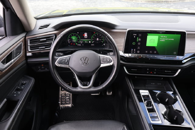 Certified 2024 Volkswagen Atlas SEL Premium R-Line AWD/4WD image 15
