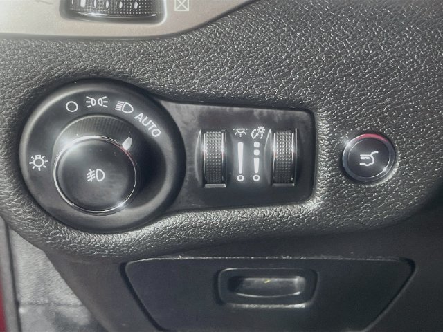 Used 2020 Jeep Cherokee High Altitude AWD/4WD image 11
