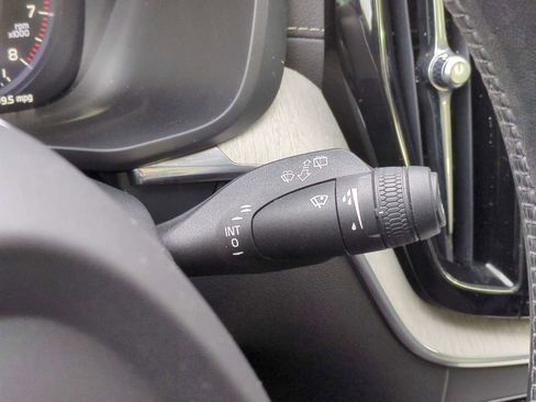 Used 2021 Volvo XC60 T5 Inscription image 27