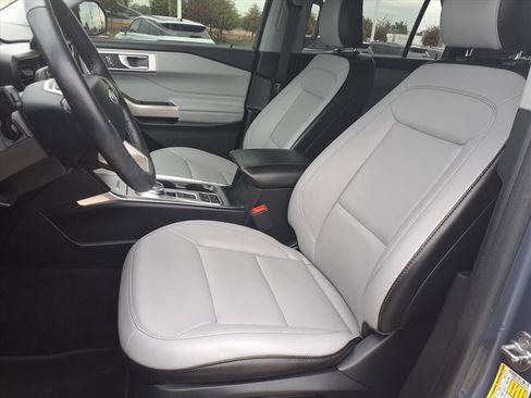 Used 2021 Ford Explorer XLT w/ Equipment Group 202A image 23