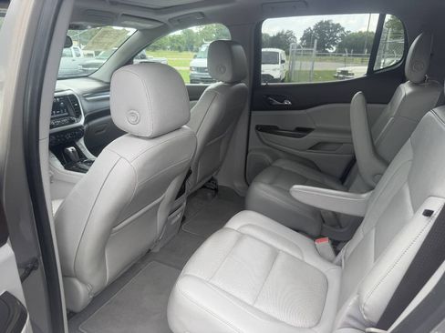 Used 2019 GMC Acadia SLT AWD/4WD image 17
