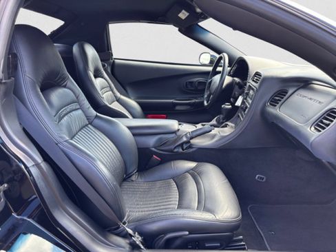 Used 2004 Chevrolet Corvette Convertible w/ Preferred Equipment Group image 16