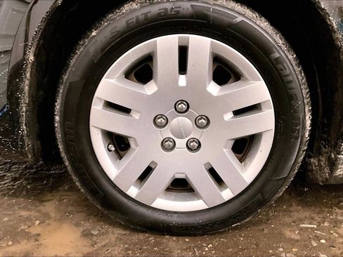 Used 2013 Dodge Avenger SE image 9