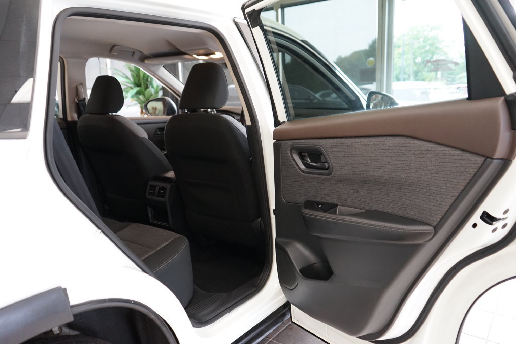 Used 2021 Nissan Rogue S AWD/4WD image 43