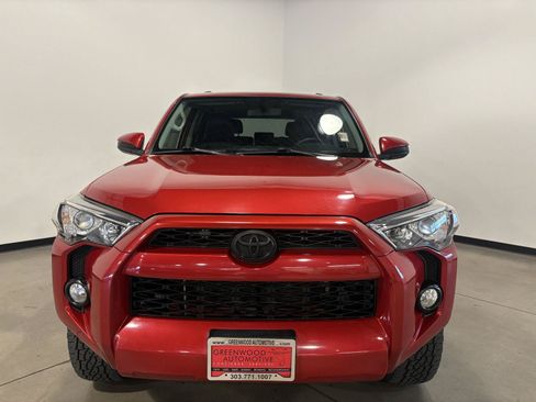Used 2017 Toyota 4Runner SR5 AWD/4WD image 8
