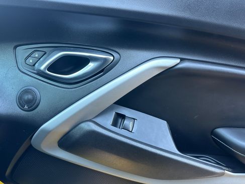 Used 2018 Chevrolet Camaro SS image 29