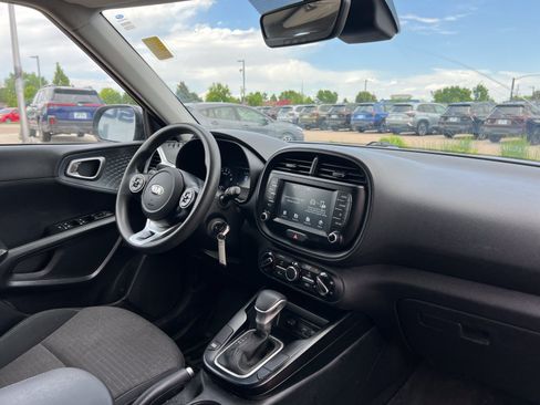 Used 2021 Kia Soul S FWD image 17