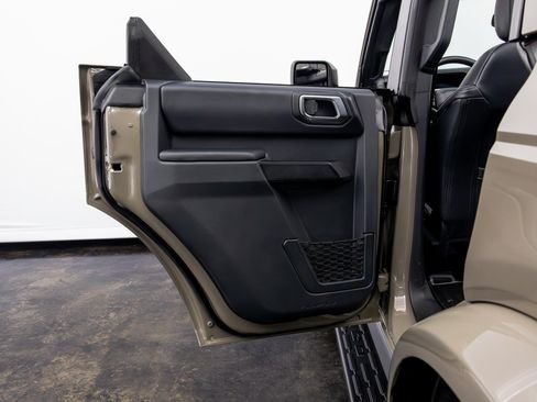 Used 2025 Ford Bronco Outer Banks AWD/4WD image 41