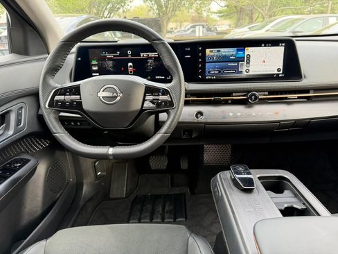 Used 2025 Nissan Ariya FWD image 14