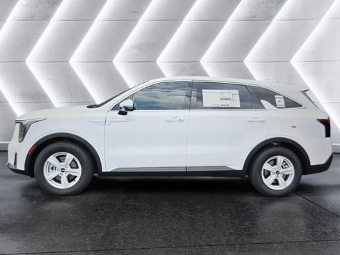 New 2025 Kia Sorento LX FWD image 2
