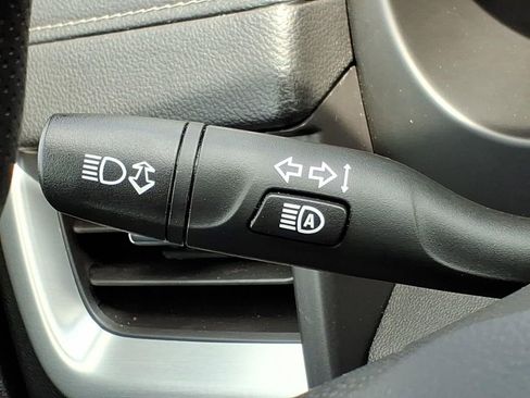 Used 2024 GMC Terrain SLE image 24