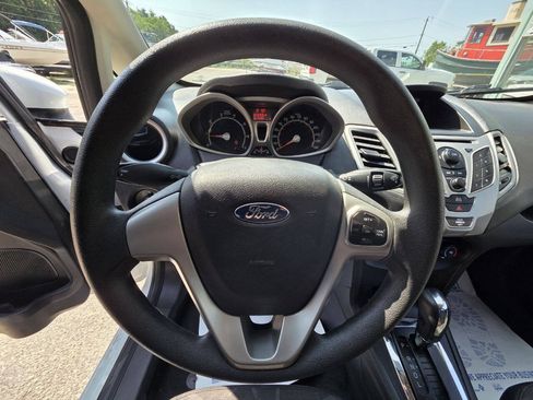 Used 2013 Ford Fiesta SE w/ Super Fuel Economy Pkg FWD image 26