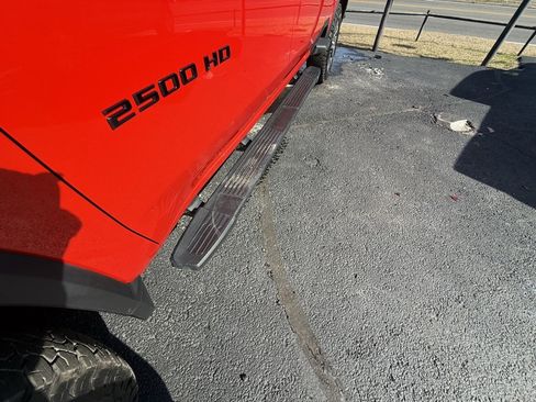 Used 2024 Chevrolet Silverado 2500 Custom w/ Custom Value Package image 10