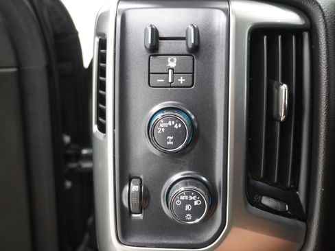 Used 2019 Chevrolet Silverado 1500 LT w/ All Star Edition image 19