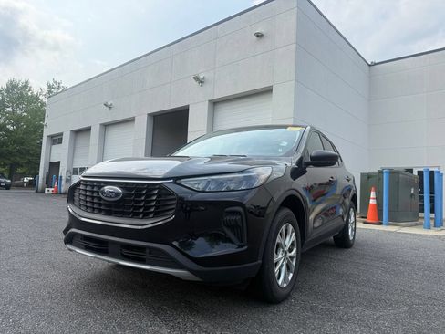 Used 2025 Ford Escape Active AWD/4WD image 32