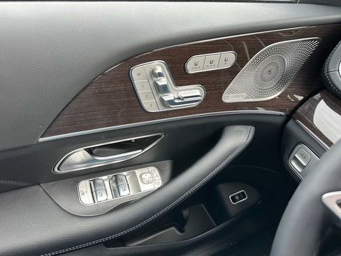 Used 2026 Mercedes-Benz GLS 450 4MATIC image 38