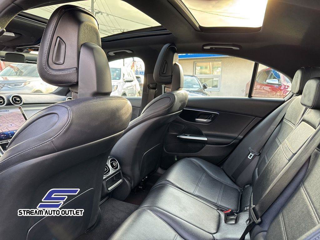Used 2025 Mercedes-Benz C 300 4MATIC Sedan image 33