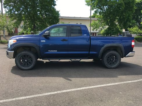 Used 2015 Toyota Tundra SR5 w/ TRD Off Road Package AWD/4WD image 3