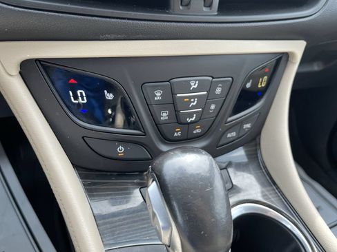 Used 2020 Buick Envision Essence w/ Experience Buick Package AWD/4WD image 19