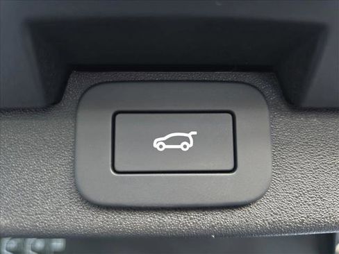 New 2026 Land Rover Discovery Limited Edition image 14