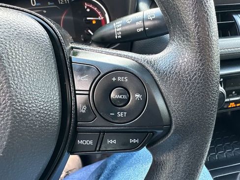 Certified 2025 Toyota RAV4 LE AWD/4WD image 38