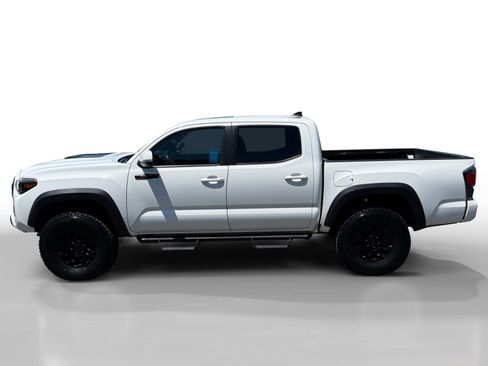 Used 2019 Toyota Tacoma TRD Pro AWD/4WD image 2