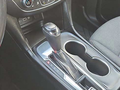 Used 2019 Chevrolet Equinox LT image 12