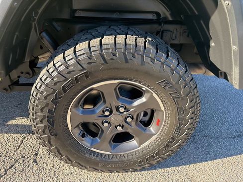 Used 2023 Jeep Gladiator Rubicon w/ Cold Weather Group image 14