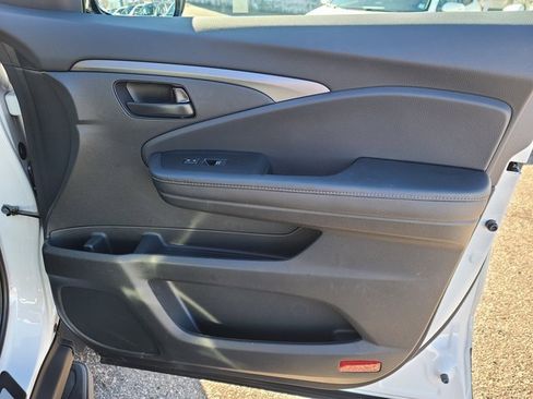 Certified 2025 Honda Ridgeline Sport image 21