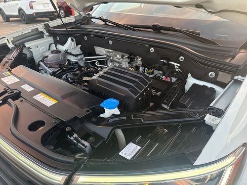 Used 2024 Volkswagen Atlas Cross Sport SE w/ Black Wheel Package FWD image 30