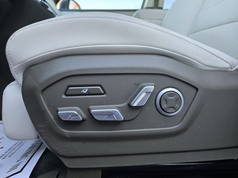 Used 2025 Hyundai Santa Fe Calligraphy image 21