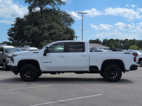 Used 2025 Chevrolet Silverado 2500 LT w/ Trail Boss Package AWD/4WD image 2