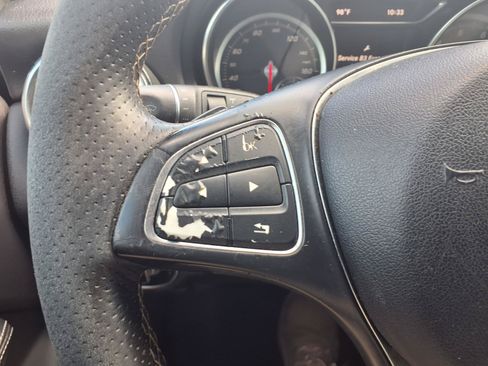 Used 2018 Mercedes-Benz GLA 250 image 16