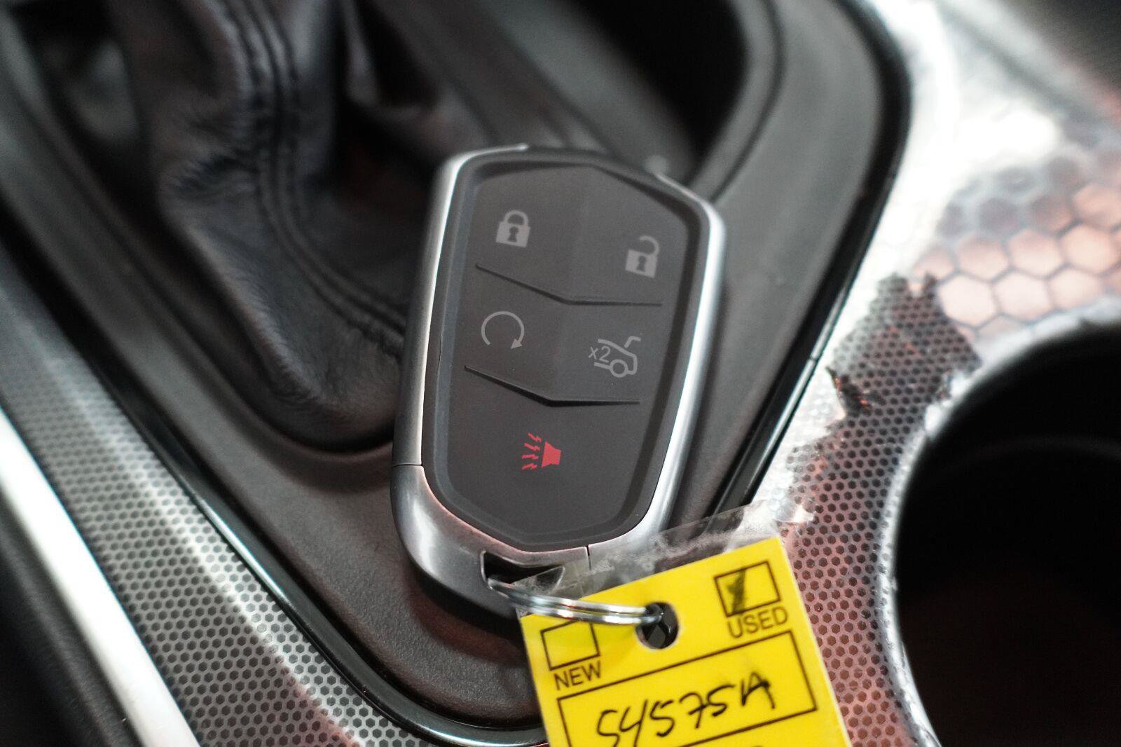 Used 2017 Dodge Challenger R/T RWD image 19