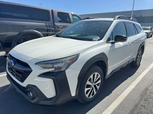 Used 2024 Subaru Outback Premium AWD/4WD image 1