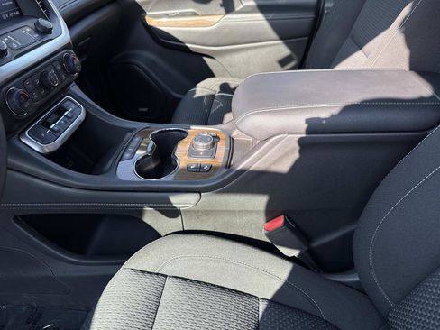 Used 2022 GMC Acadia SLE w/ Driver Convenience Package image 14