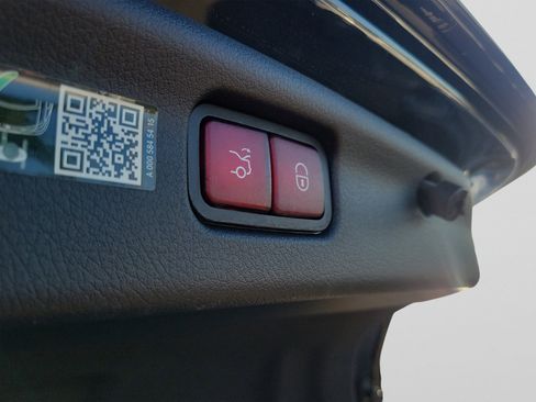 Certified 2025 Mercedes-Benz C 300 Sedan image 29