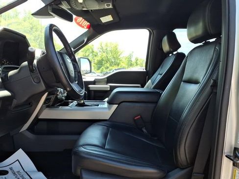 Used 2016 Ford F150 Lariat w/ Equipment Group 502A Luxury AWD/4WD image 13