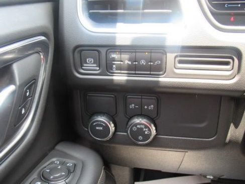 Used 2022 Chevrolet Tahoe Premier RWD image 20