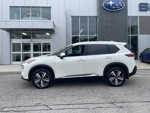 Used 2023 Nissan Rogue SL w/ SL Premium Package image 4