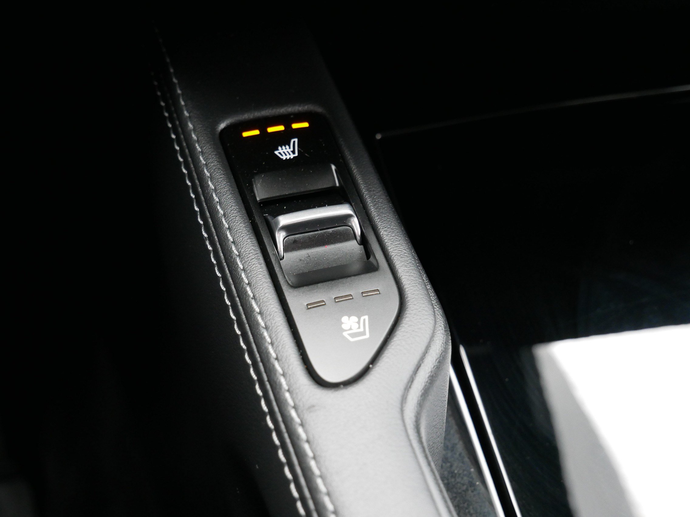 Used 2022 Kia Telluride EX w/ EX Premium Package FWD image 23