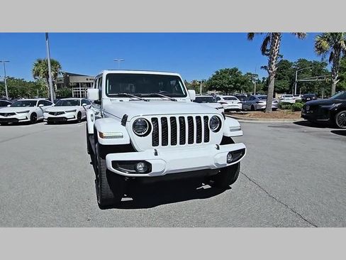 Used 2023 Jeep Wrangler Unlimited Sahara AWD/4WD image 30