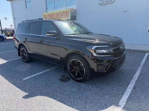 Certified 2024 Ford Expedition Limited AWD/4WD image 2