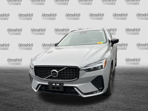 Certified 2025 Volvo XC60 B5 Plus image 8