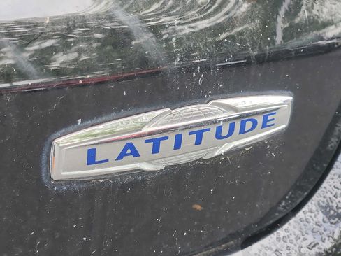 Used 2020 Jeep Compass Latitude w/ Popular Equipment Group AWD/4WD image 29