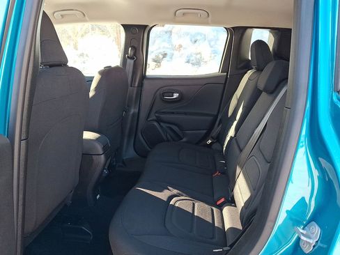 Certified 2022 Jeep Renegade Latitude w/ Convenience Group image 20