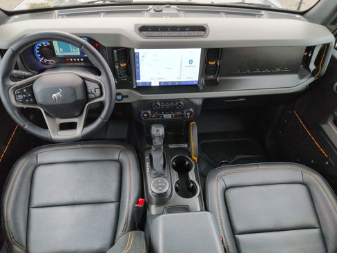 Used 2023 Ford Bronco Badlands image 28